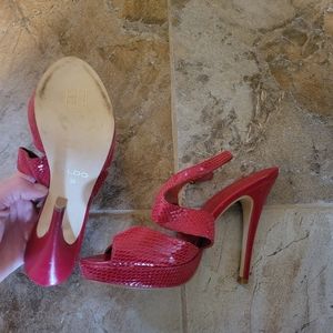 Aldo red sz 38 (7.5) 5 in heels